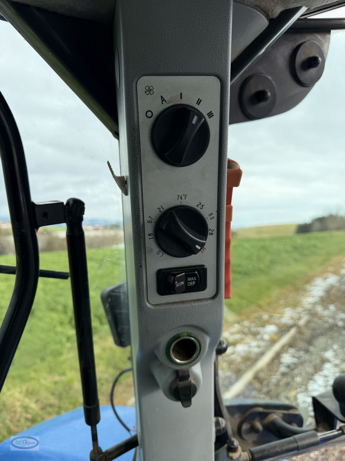 Traktor van het type New Holland T7.270 Auto Command, Gebrauchtmaschine in Münzkirchen (Foto 17)