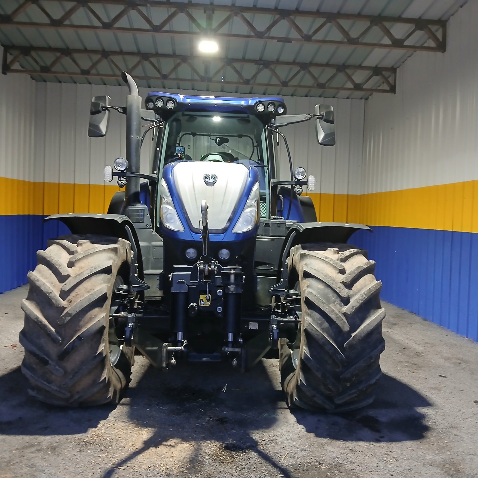 Traktor del tipo New Holland T7.270 AUTOCOMM., Gebrauchtmaschine In HERLIN LE SEC (Immagine 3)