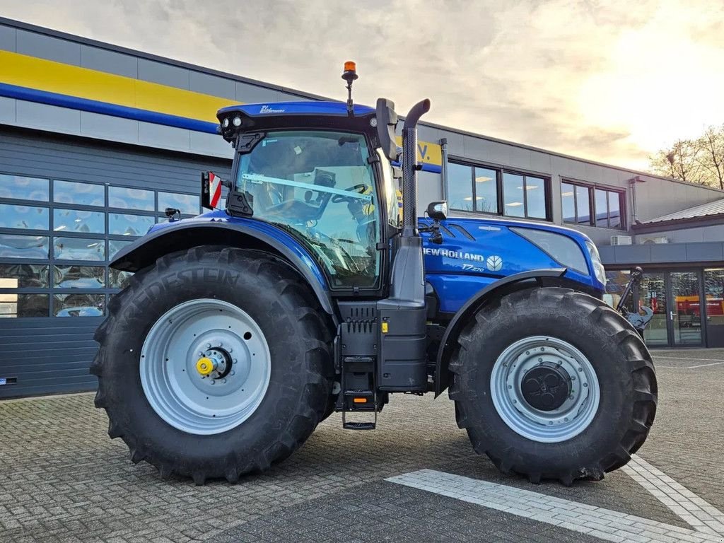 Traktor of the type New Holland T7.270 AutoCommand Gen, Gebrauchtmaschine in BENNEKOM (Picture 2)