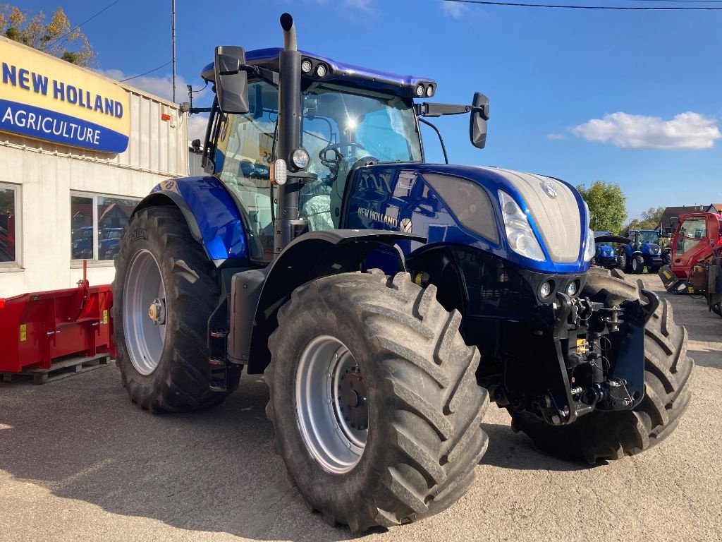 Traktor of the type New Holland T7.270 AUTOCOMMAND, Gebrauchtmaschine in MORHANGE (Picture 3)