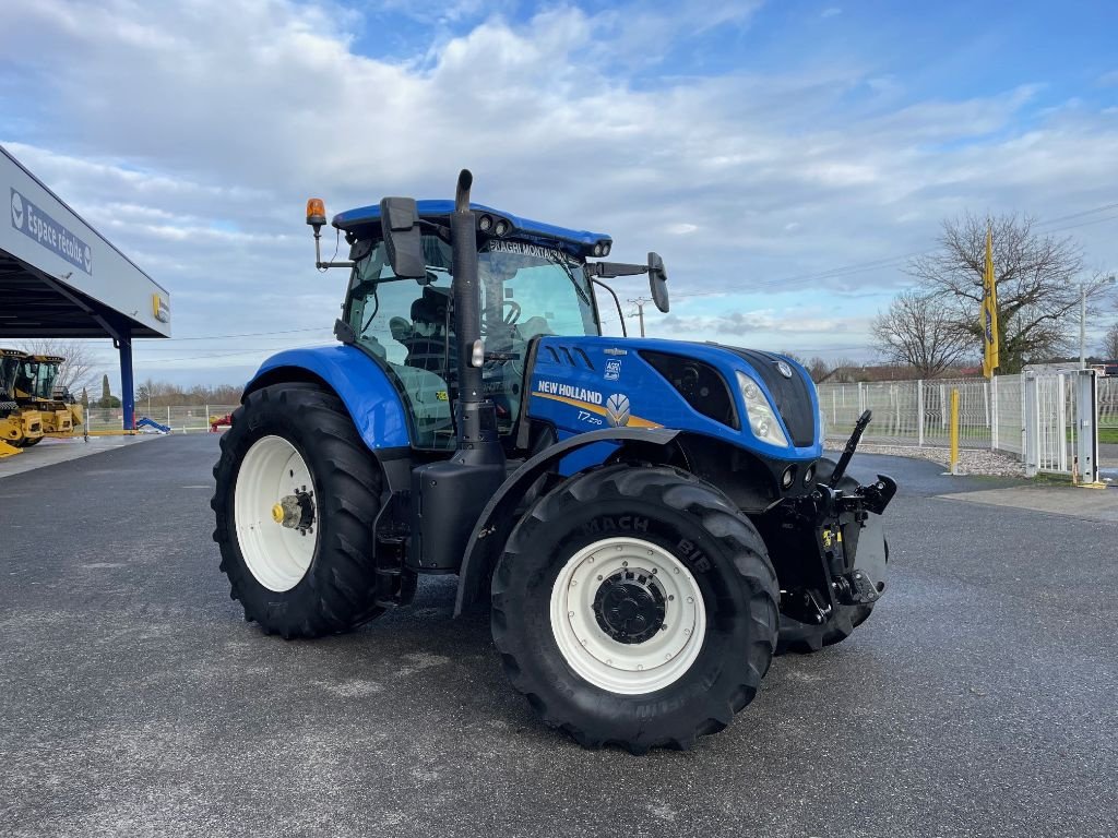 Traktor of the type New Holland T7.270 AUTOCOMMAND, Gebrauchtmaschine in Montauban (Picture 3)