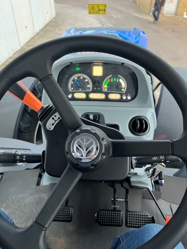 Traktor des Typs New Holland T7.270 CLASSIC, Gebrauchtmaschine in Rødding (Bild 3)