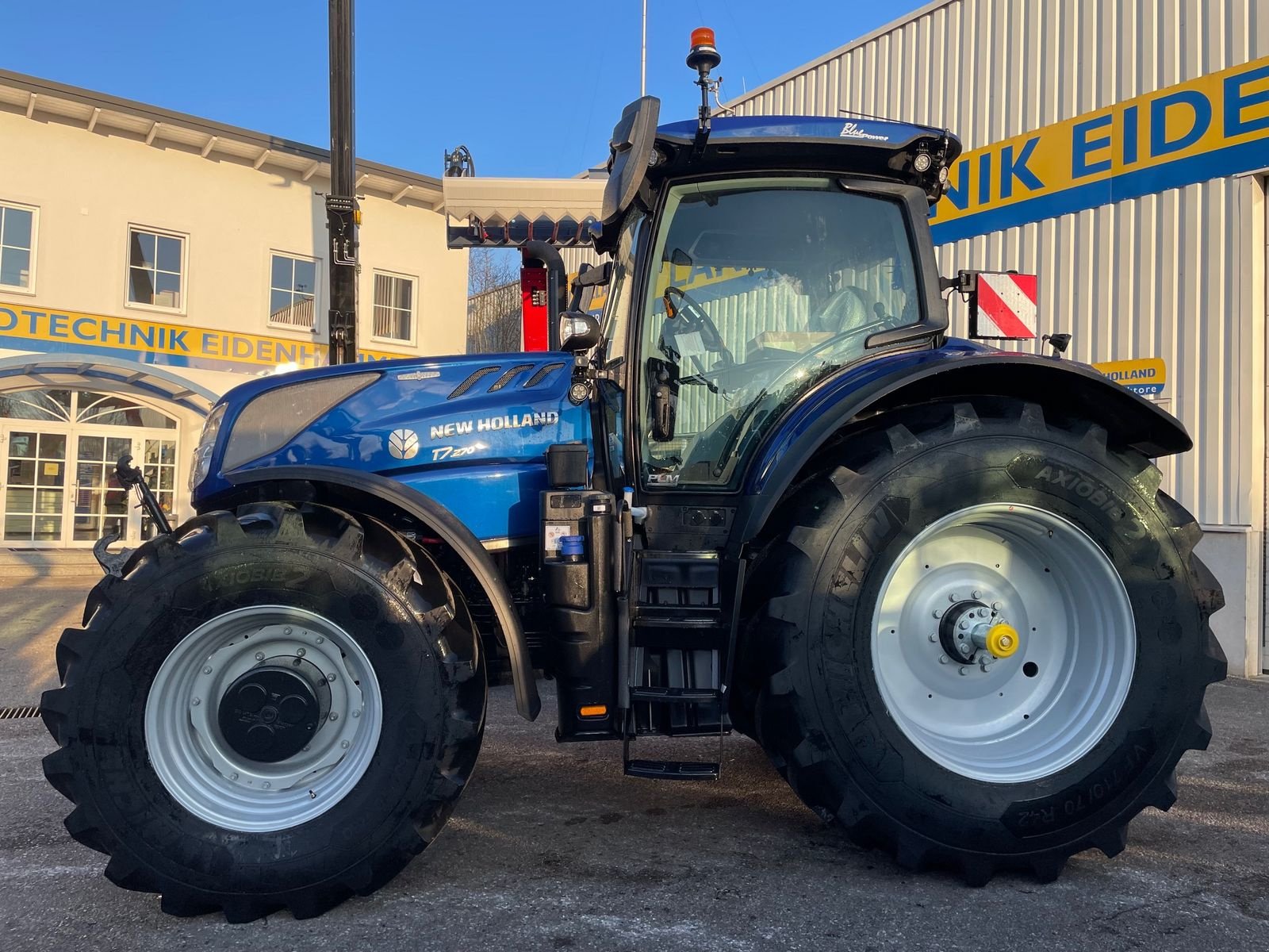 Traktor типа New Holland T7.270 PLM Auto Command, Gebrauchtmaschine в Burgkirchen (Фотография 2)