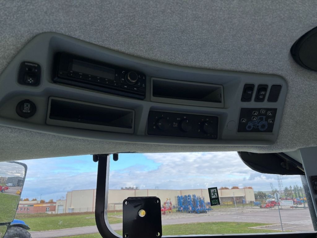 Traktor a típus New Holland T7.270 SW II, Gebrauchtmaschine ekkor: VERT TOULON (Kép 4)