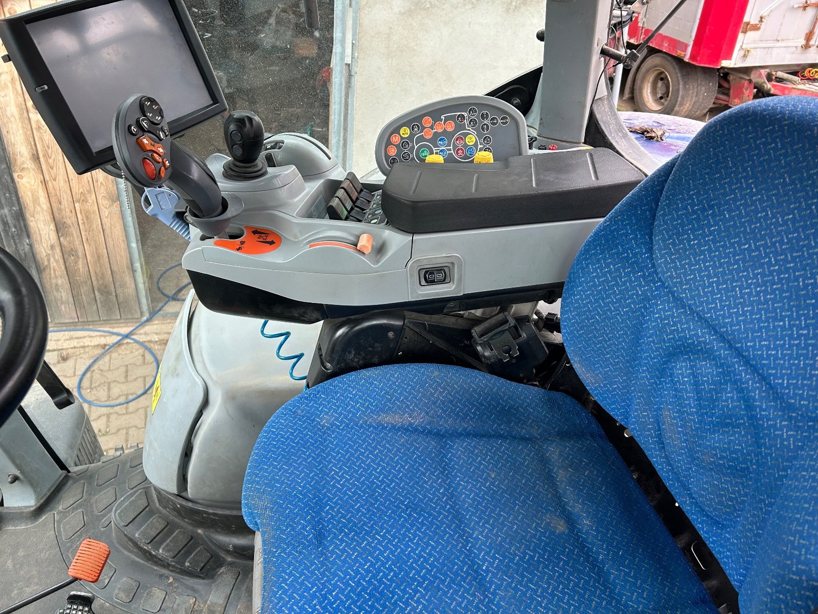 Traktor des Typs New Holland T7.270, Gebrauchtmaschine in Dietenhofen (Bild 3)