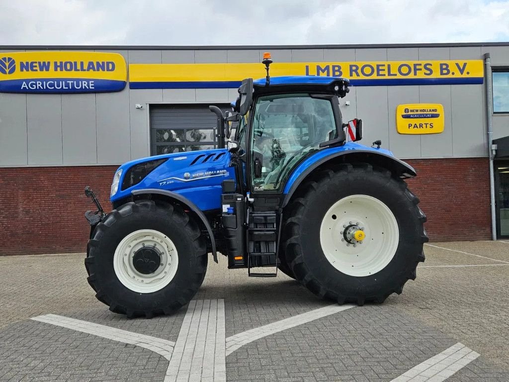 Traktor of the type New Holland T7.270AC Autocommand, Gebrauchtmaschine in BENNEKOM (Picture 9)