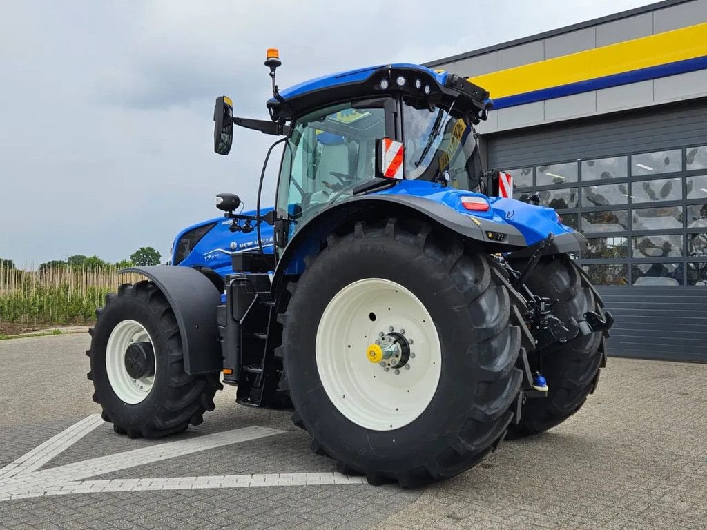 Traktor of the type New Holland T7.270AC Autocommand, Gebrauchtmaschine in BENNEKOM (Picture 8)