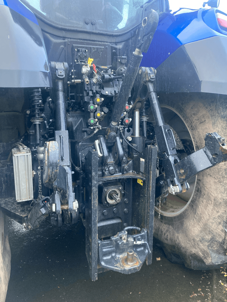 Traktor от тип New Holland T7.275 AC S5, Gebrauchtmaschine в CONDE SUR VIRE (Снимка 5)