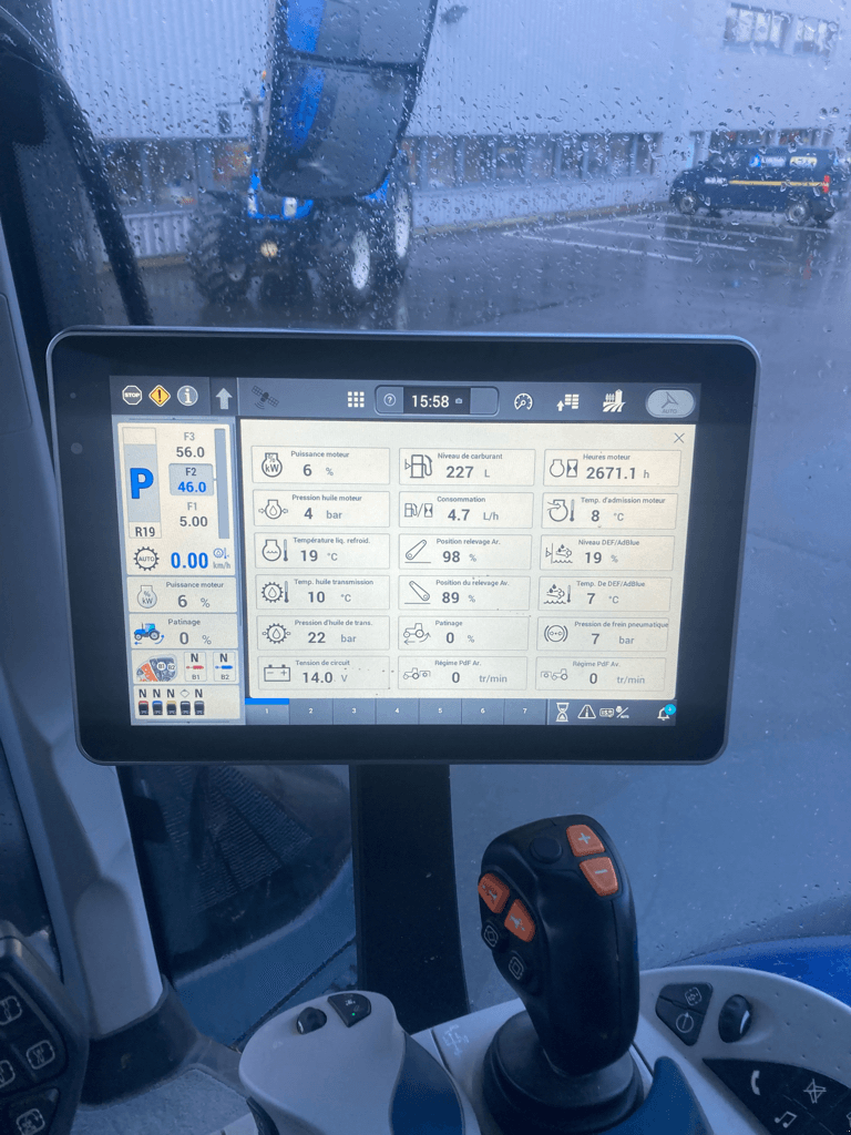 Traktor от тип New Holland T7.275 AC S5, Gebrauchtmaschine в CONDE SUR VIRE (Снимка 11)