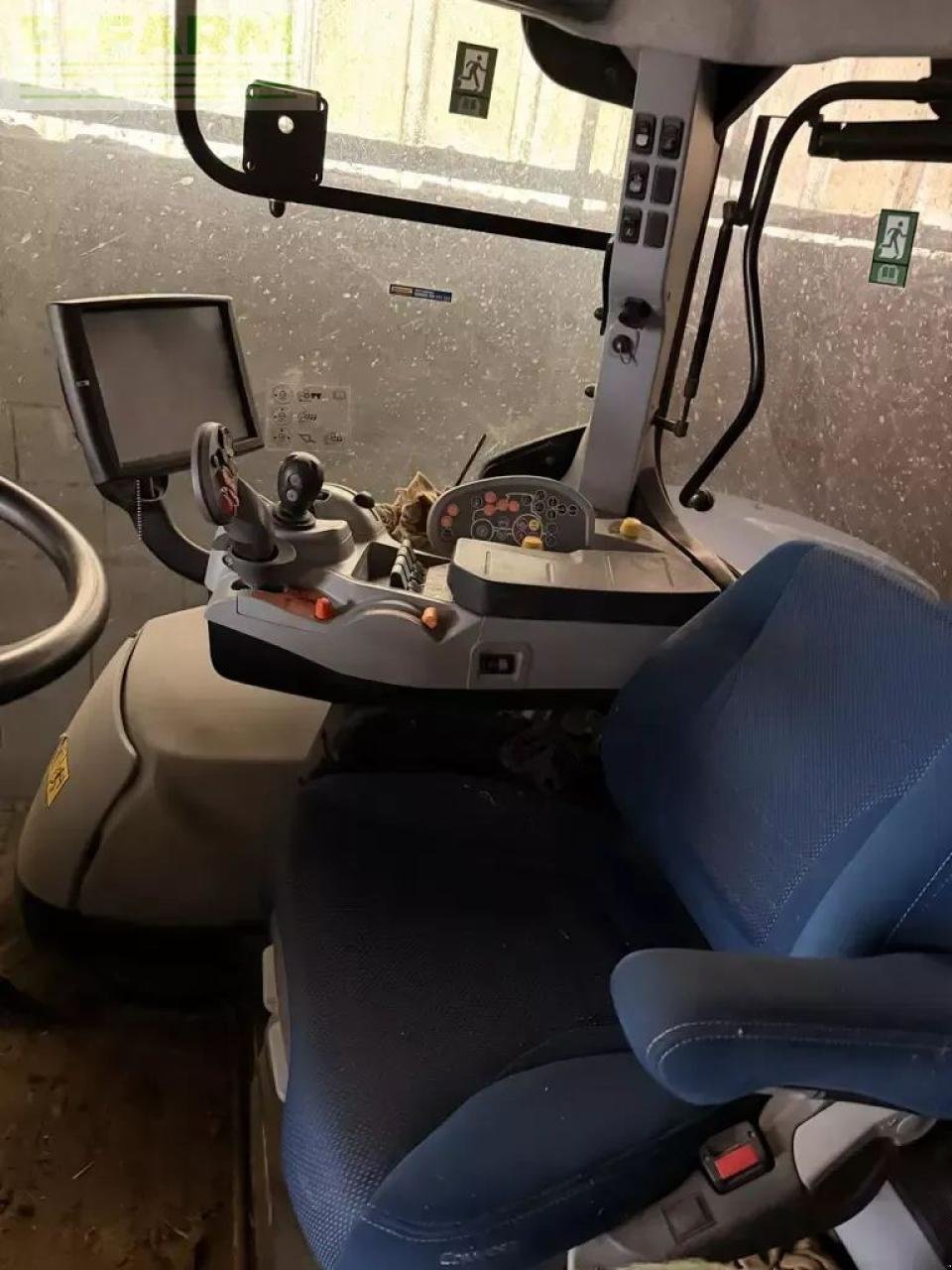 Traktor от тип New Holland t7.275 hd HD, Gebrauchtmaschine в CHAUVONCOURT (Снимка 4)