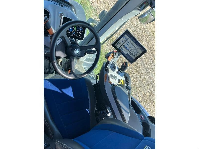 Traktor van het type New Holland T7.275HD, Gebrauchtmaschine in BRAY en Val (Foto 4)