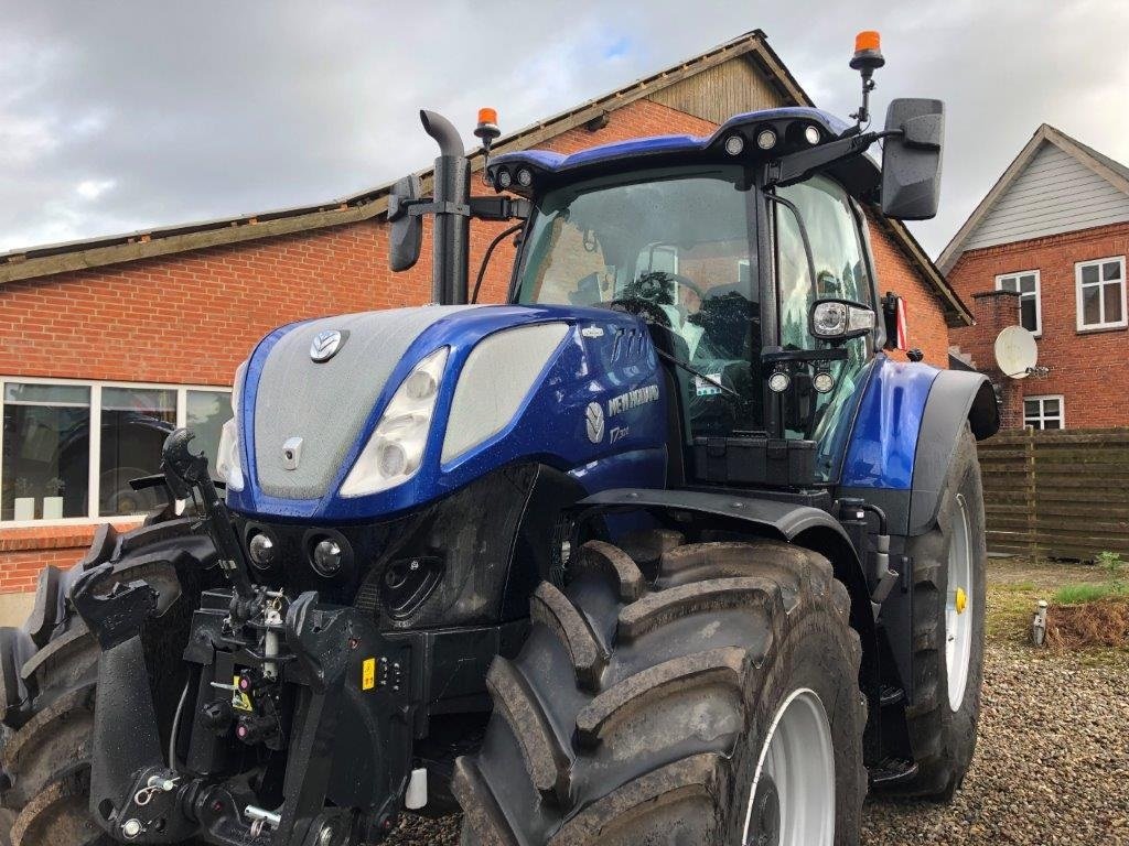 Traktor tipa New Holland T7.300 AC Bluepower model, Gebrauchtmaschine u Tinglev (Slika 2)
