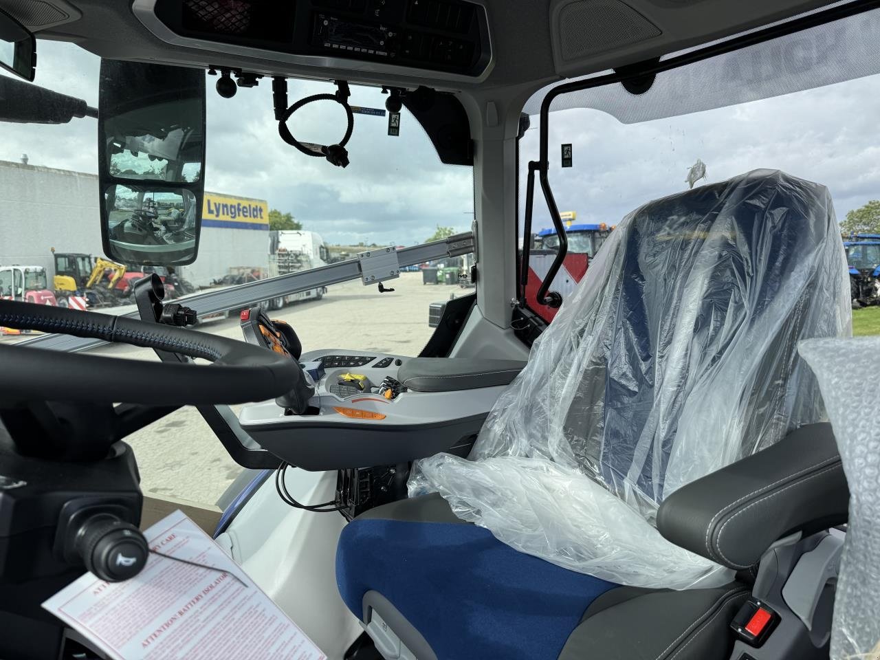 Traktor типа New Holland T7.300 AC NEW GEN, Gebrauchtmaschine в Hadsten (Фотография 5)