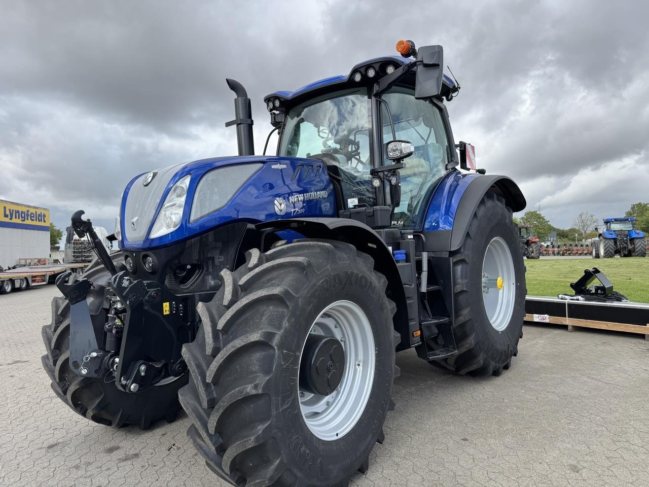 Traktor типа New Holland T7.300 AC NEW GEN, Gebrauchtmaschine в Hadsten (Фотография 1)