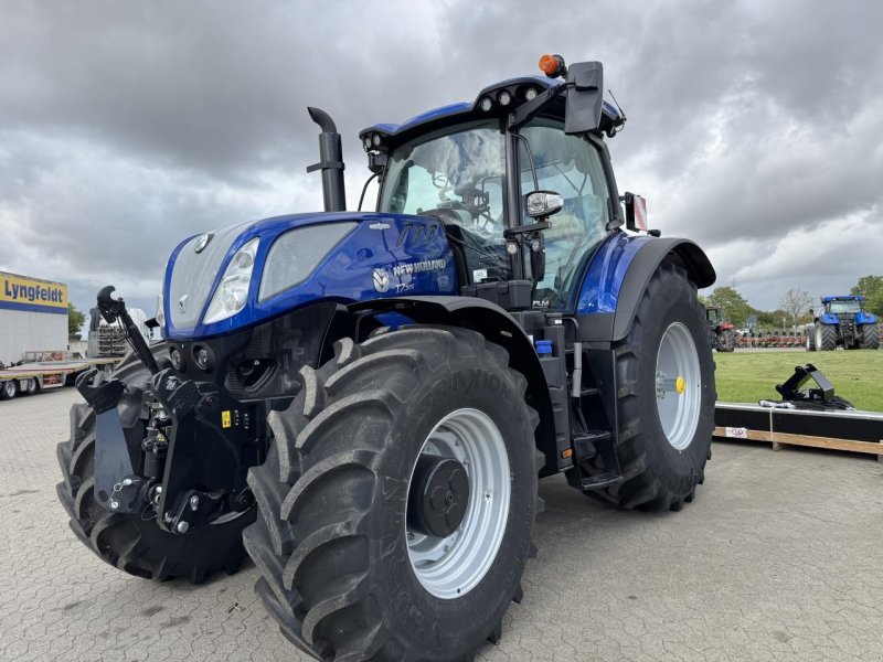 Traktor типа New Holland T7.300 AC NEW GEN, Gebrauchtmaschine в Hadsten (Фотография 1)