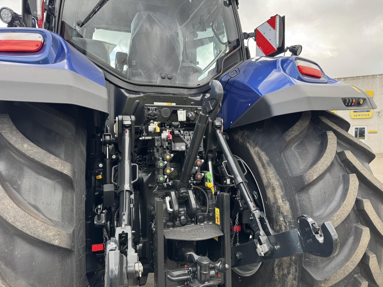 Traktor типа New Holland T7.300 AC NEW GEN, Gebrauchtmaschine в Hadsten (Фотография 4)