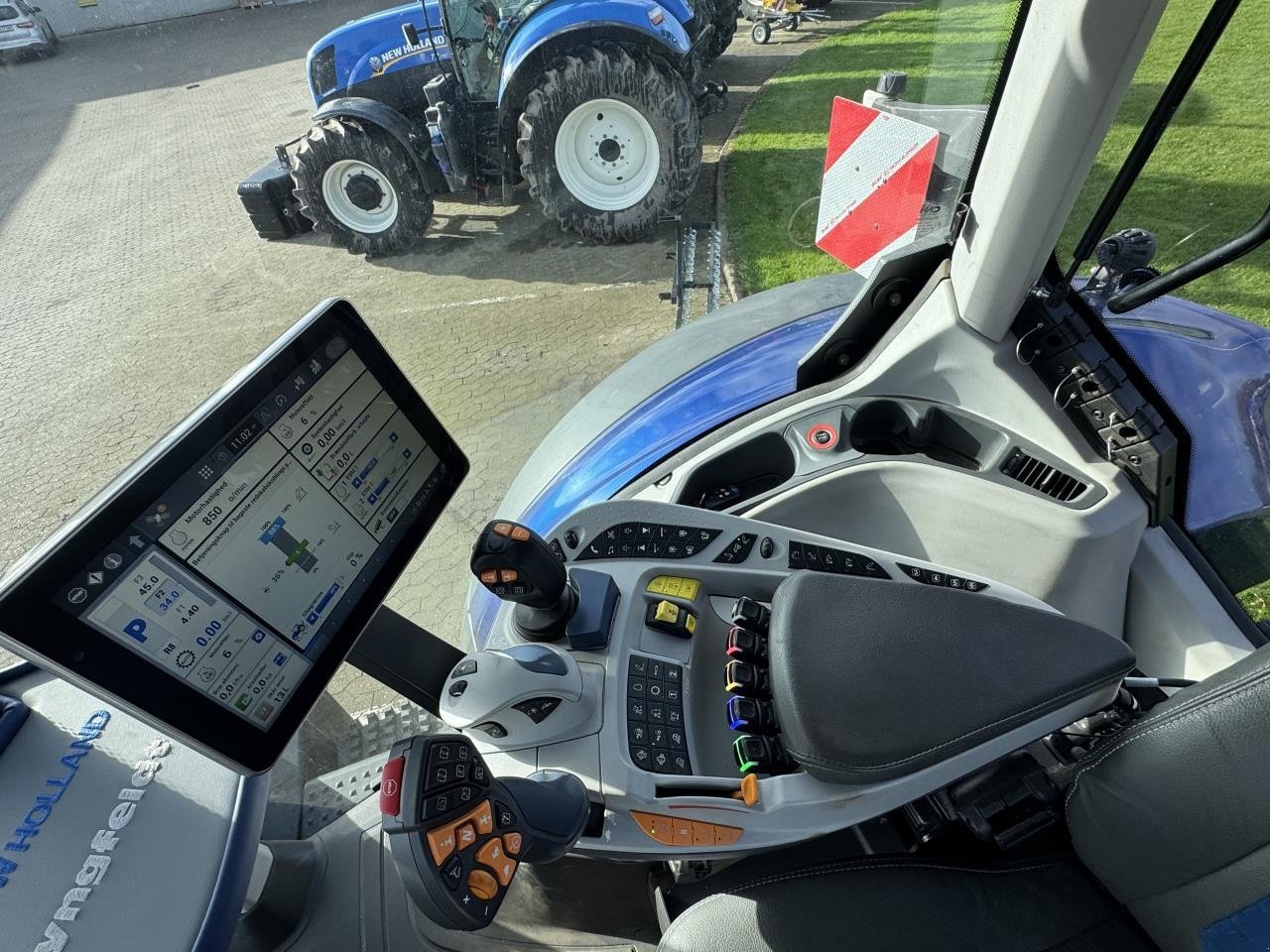 Traktor типа New Holland T7.300 AC NEW GEN, Gebrauchtmaschine в Hadsten (Фотография 6)