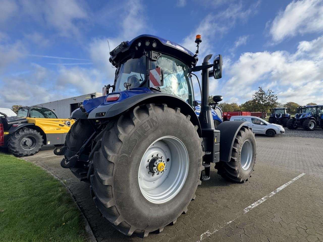Traktor типа New Holland T7.300 AC NEW GEN, Gebrauchtmaschine в Hadsten (Фотография 3)
