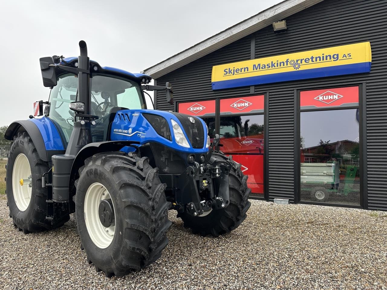 Traktor типа New Holland T7.300 AC NEW GEN, Gebrauchtmaschine в Skjern (Фотография 2)