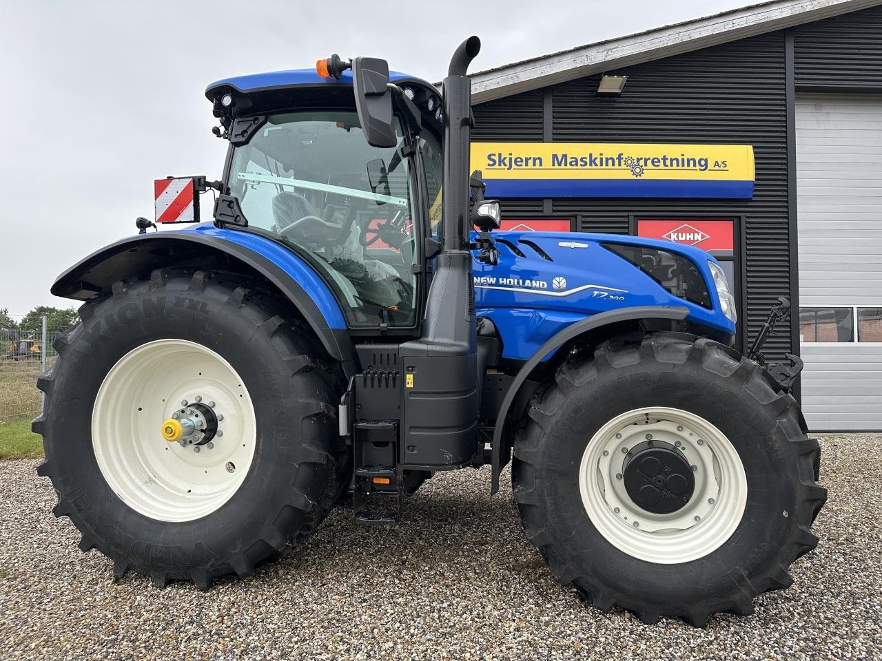 Traktor типа New Holland T7.300 AC NEW GEN, Gebrauchtmaschine в Skjern (Фотография 1)