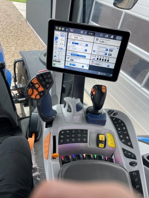 Traktor типа New Holland T7.300 AC New Gen, Gebrauchtmaschine в Viborg (Фотография 3)