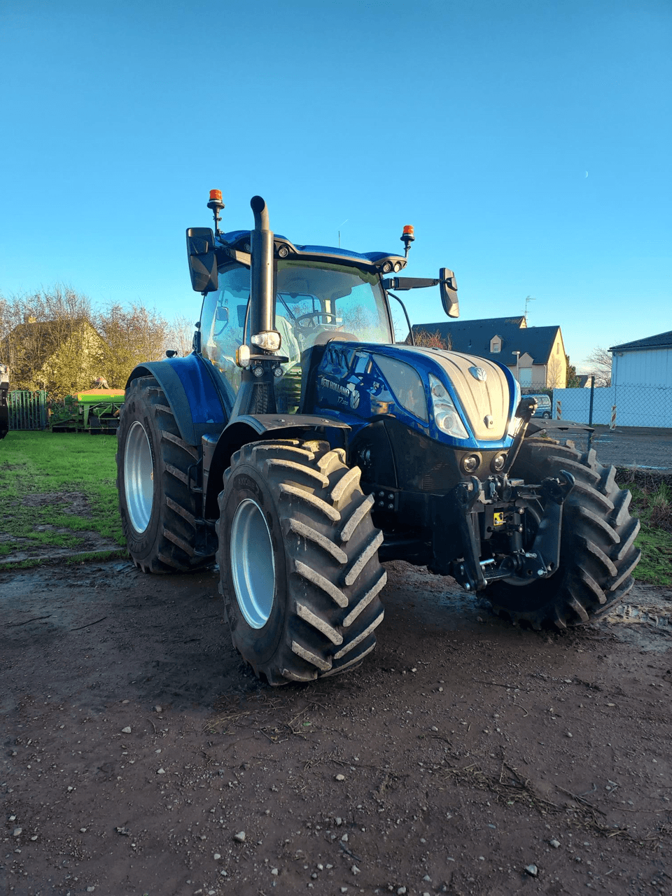 Traktor des Typs New Holland T7.300 AC NG, Gebrauchtmaschine in TREMEUR (Bild 2)