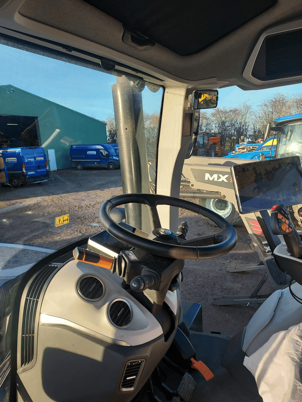 Traktor des Typs New Holland T7.300 AC NG, Gebrauchtmaschine in TREMEUR (Bild 5)