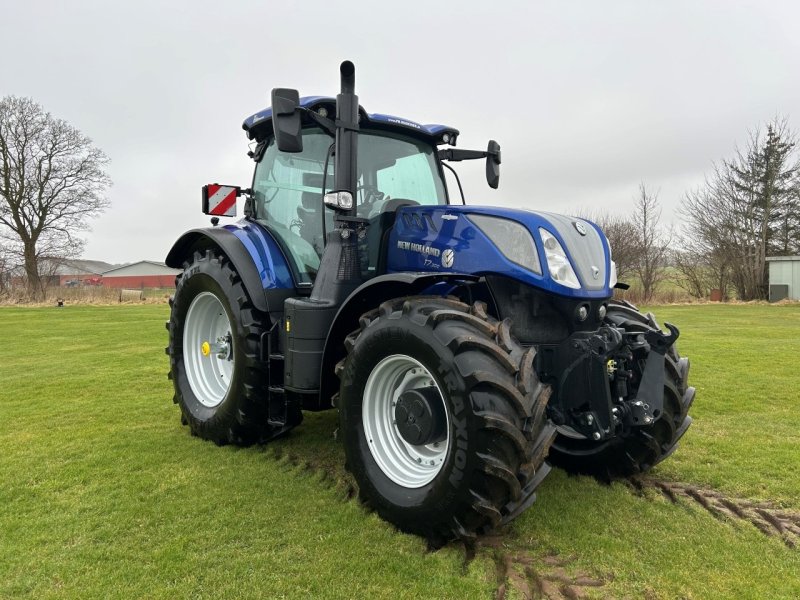Traktor типа New Holland T7.300 AUTO COMMAND, Gebrauchtmaschine в Rødding (Фотография 1)