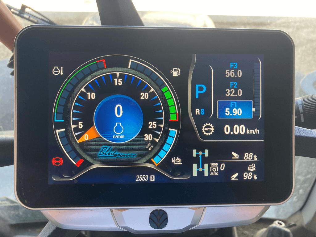 Traktor of the type New Holland T7.315 AC S5, Gebrauchtmaschine in CINTHEAUX (Picture 6)