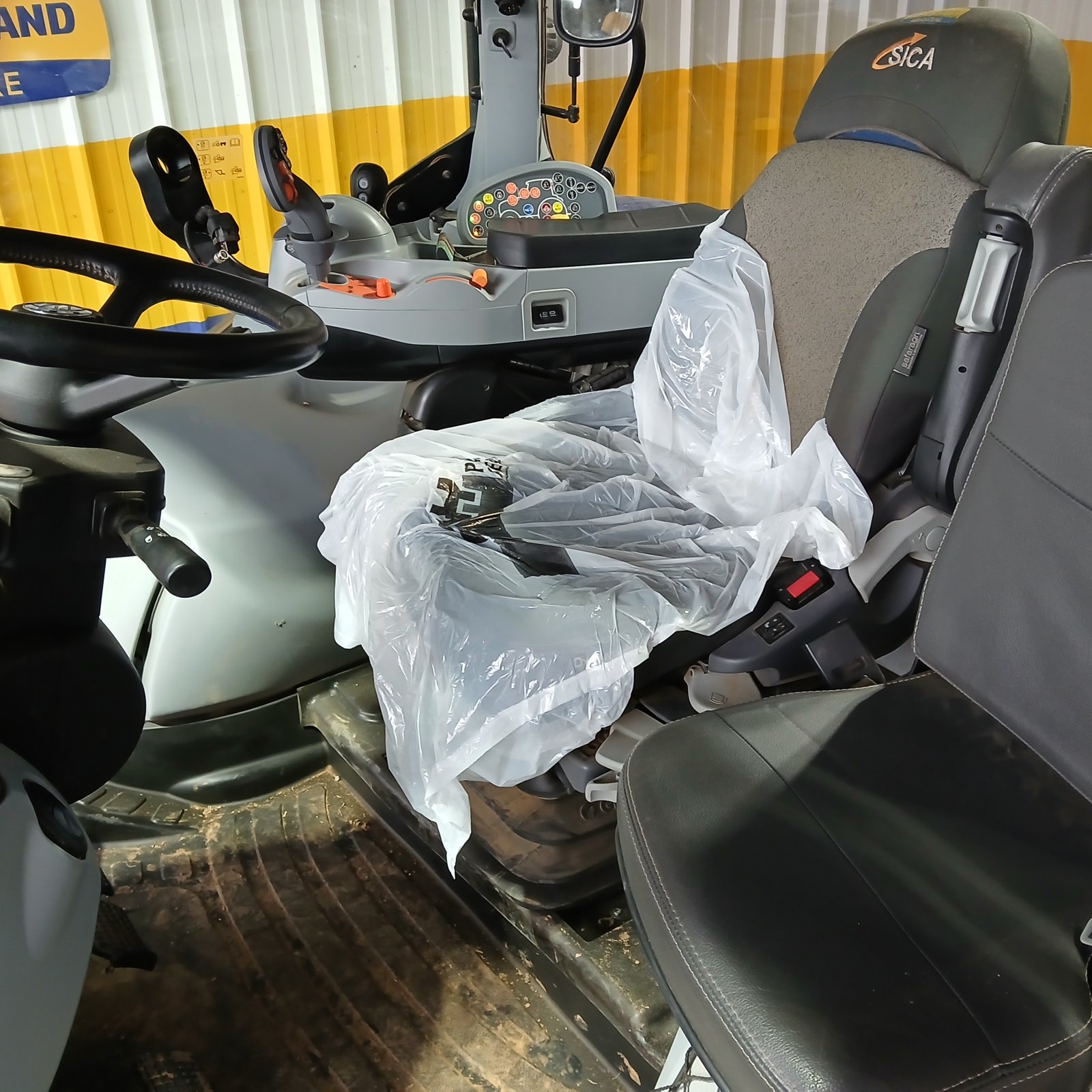 Traktor del tipo New Holland T7.315 AUT, Gebrauchtmaschine In HERLIN LE SEC (Immagine 6)