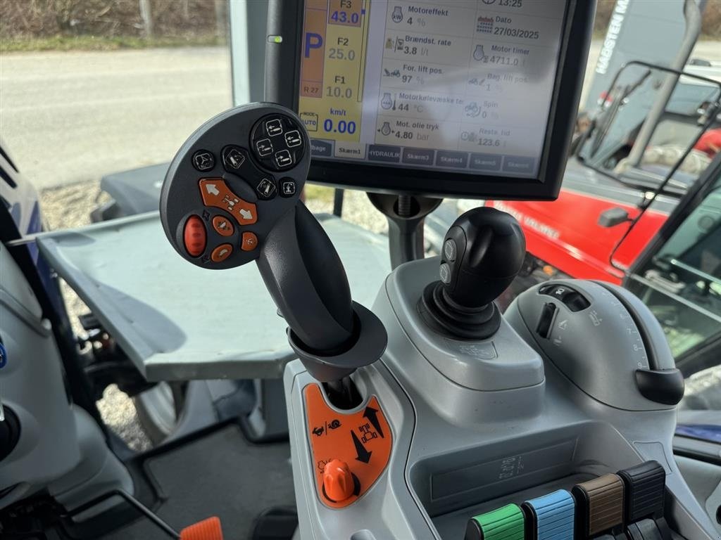 Traktor del tipo New Holland T7.315 Auto Command, Gebrauchtmaschine In Hadsten (Immagine 24)