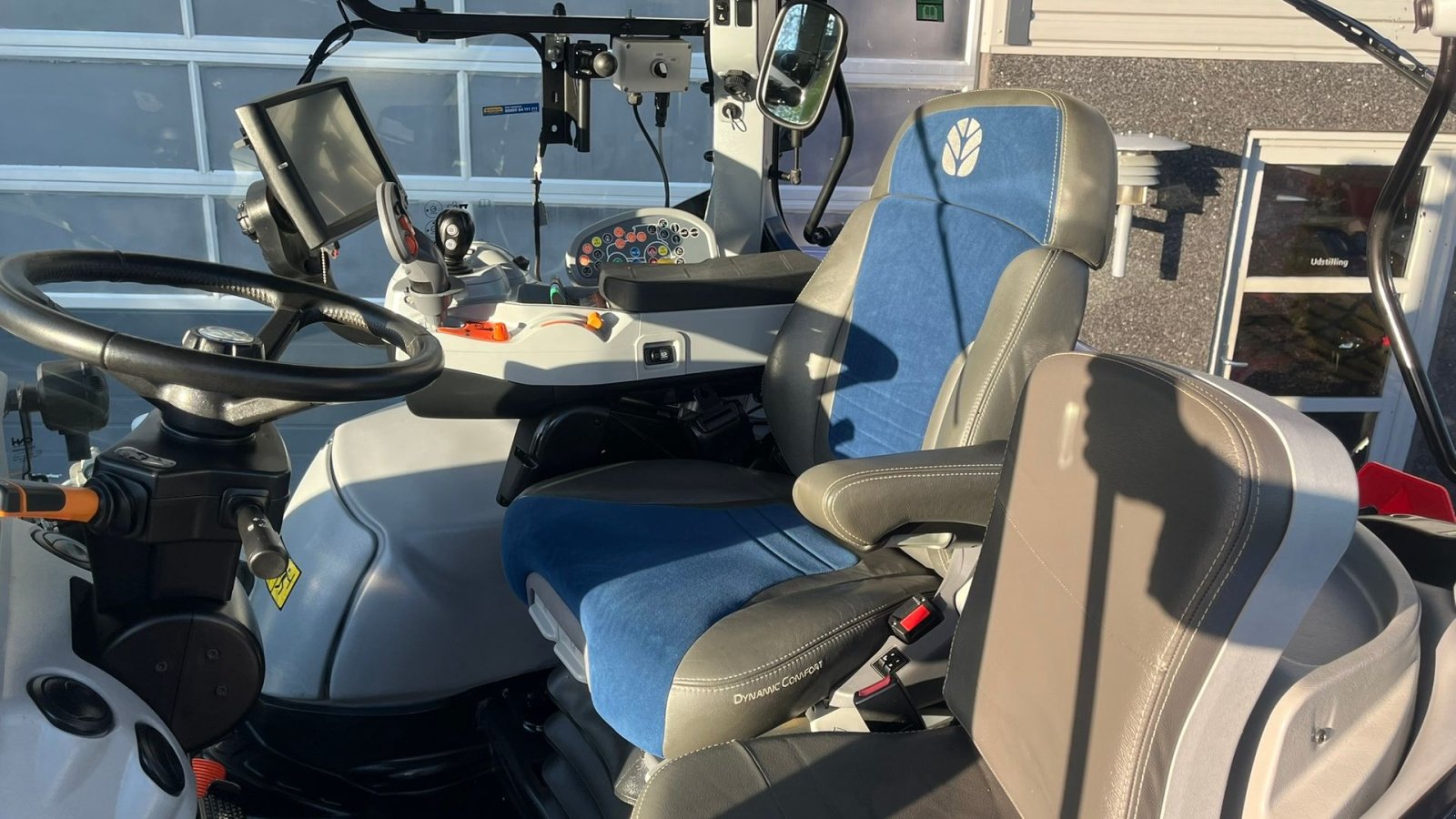 Traktor tipa New Holland T7.315 Automatisk dæktrykreguleringssystem, frontlift & GPS klar, Gebrauchtmaschine u Lintrup (Slika 8)