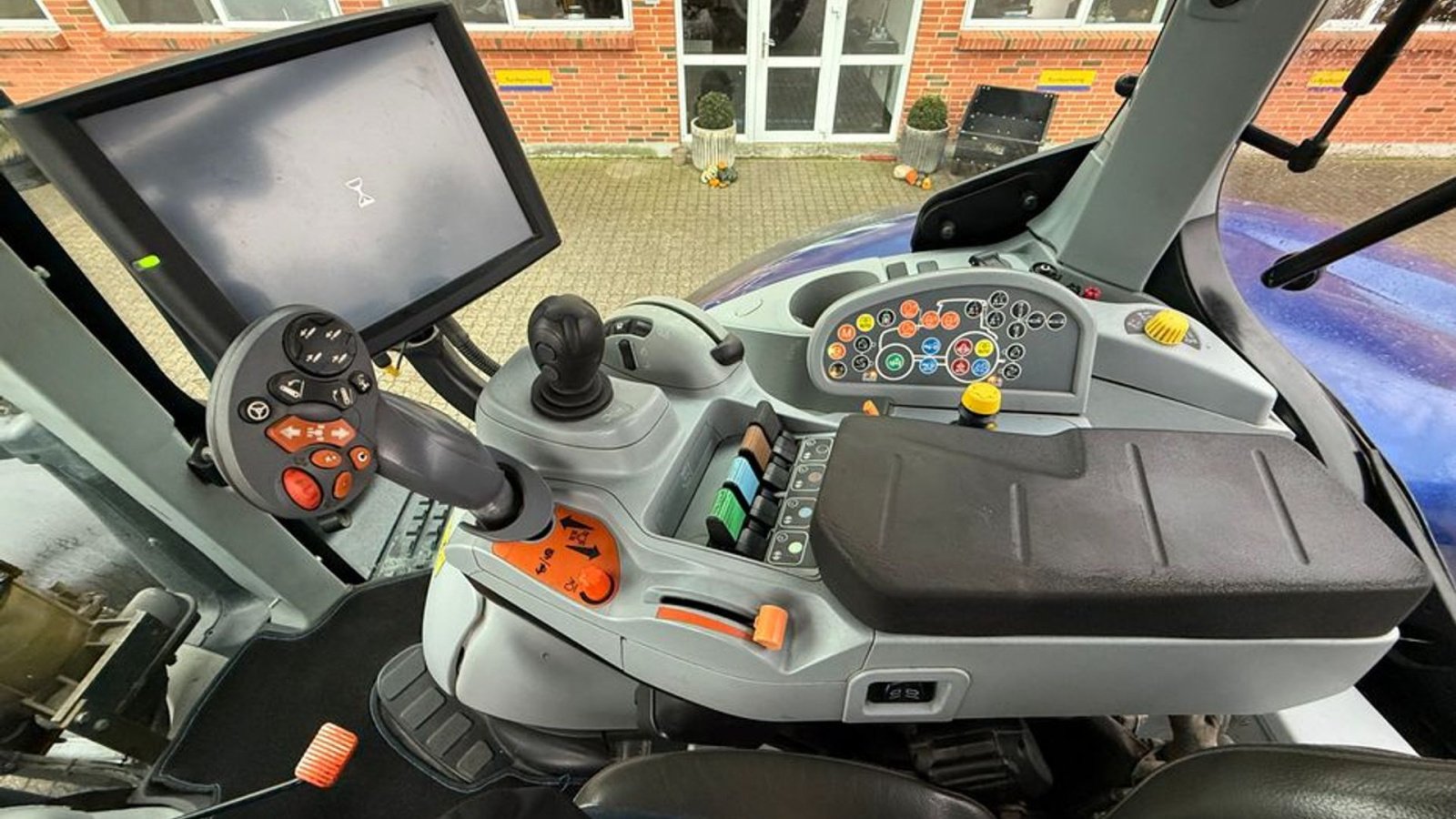 Traktor des Typs New Holland T7.315 HD BluePower, Gebrauchtmaschine in Gjerlev J. (Bild 16)