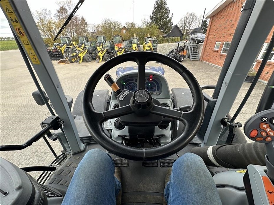 Traktor van het type New Holland T7.315 HD BluePower, Gebrauchtmaschine in Gjerlev J. (Foto 16)