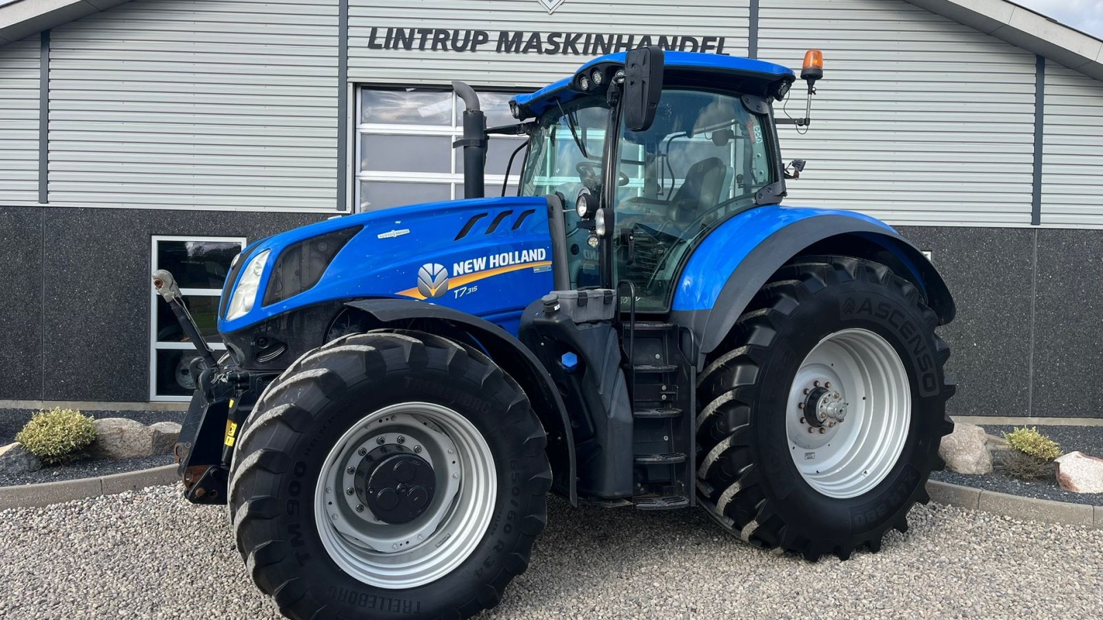 Traktor typu New Holland T7.315 HD med frontlift og front PTO., Gebrauchtmaschine v Lintrup (Obrázek 1)