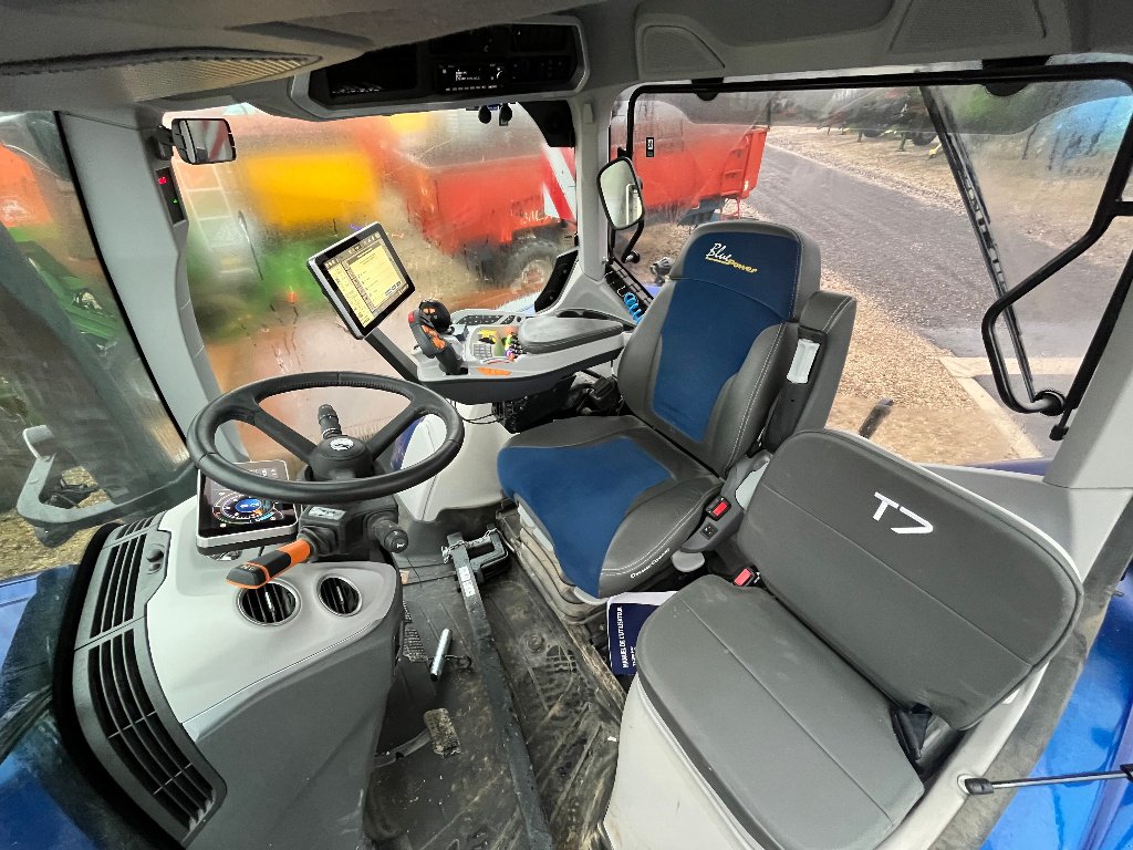 Traktor des Typs New Holland T7.315 HD PLM, Gebrauchtmaschine in VERT TOULON (Bild 4)