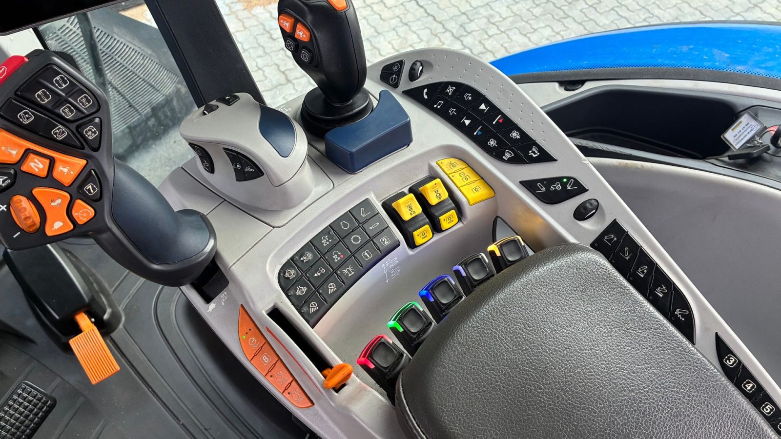 Traktor of the type New Holland T7.315 HD T7.315 HD, Gebrauchtmaschine in Hedensted (Picture 12)