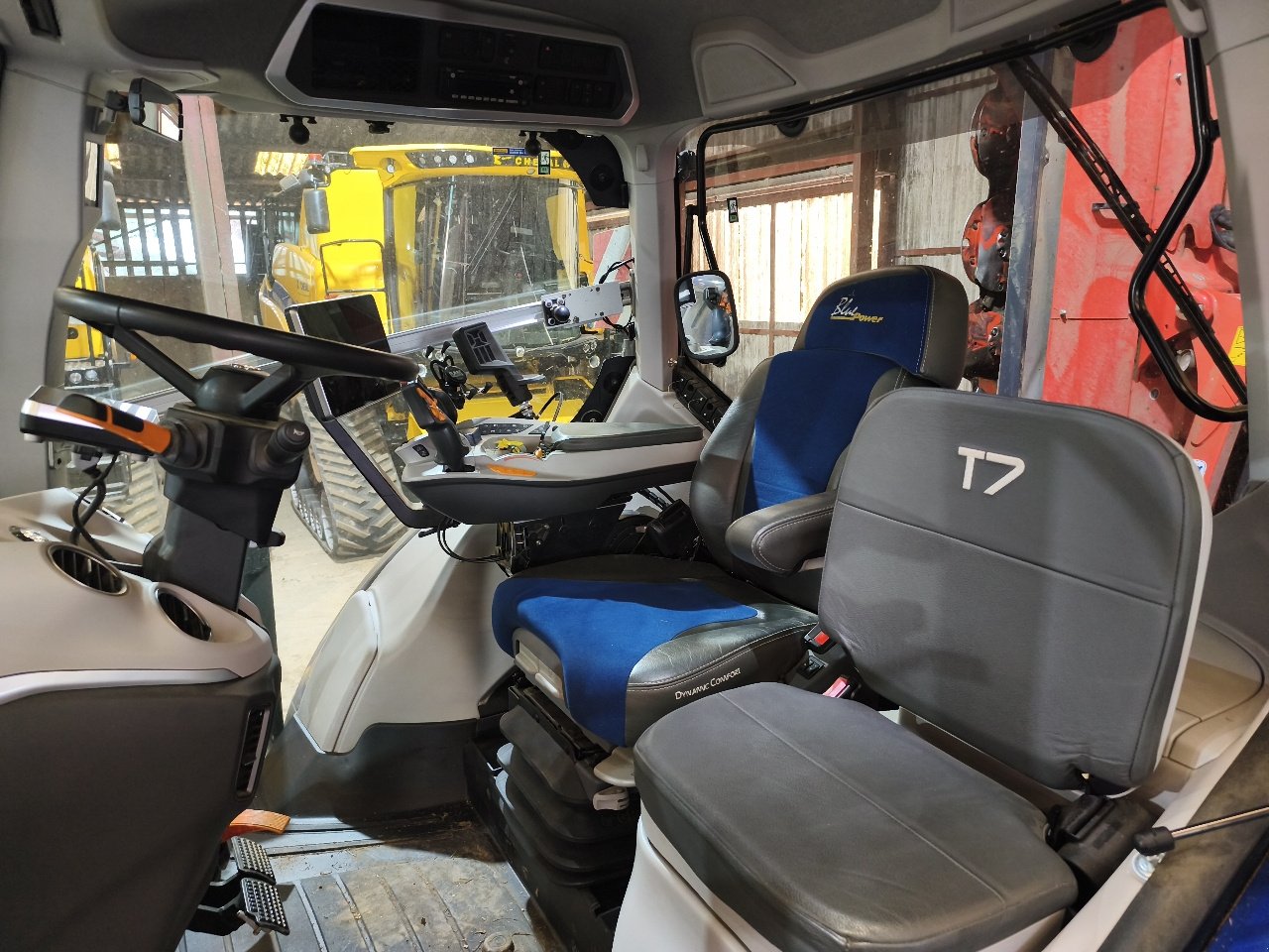 Traktor типа New Holland T7.315 HD, Gebrauchtmaschine в Gondrecourt-le-Château (Фотография 4)