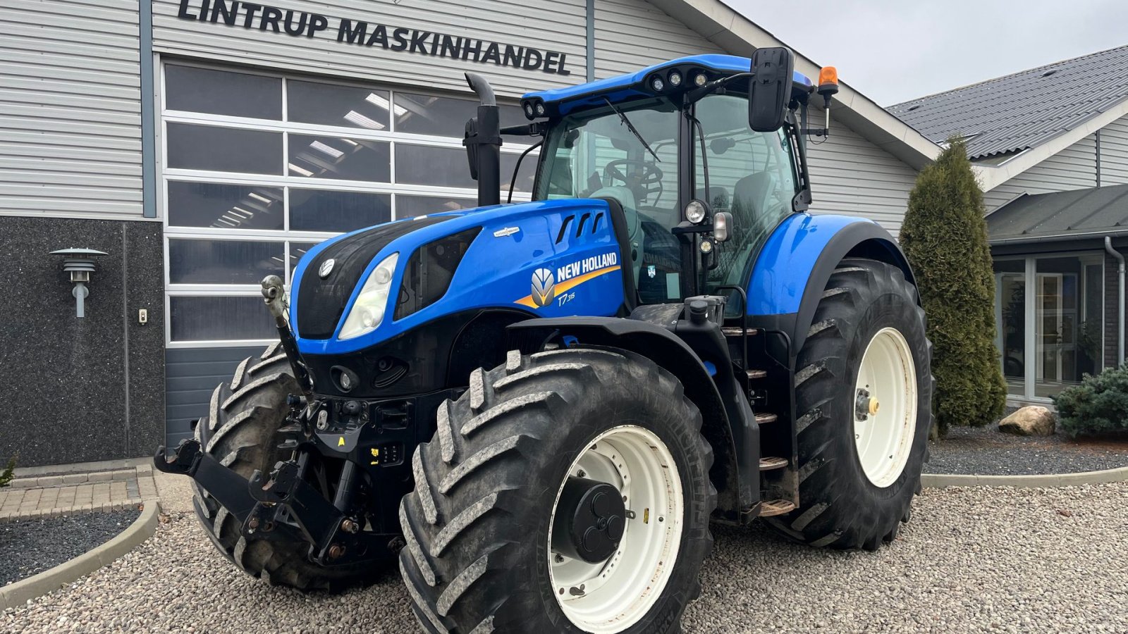 Traktor des Typs New Holland T7.315 Med frontlift, Gebrauchtmaschine in Lintrup (Bild 2)