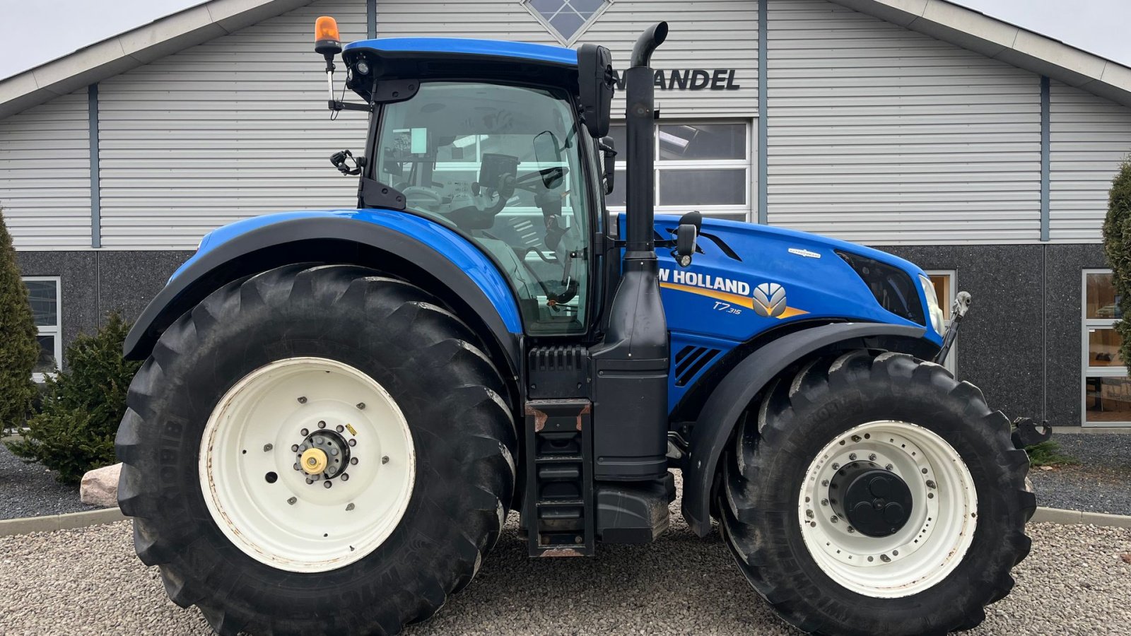 Traktor des Typs New Holland T7.315 Med frontlift, Gebrauchtmaschine in Lintrup (Bild 13)