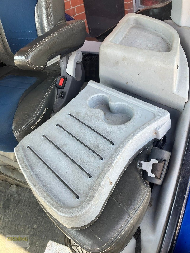 Traktor of the type New Holland T7.315, Neumaschine in Ahaus (Picture 12)