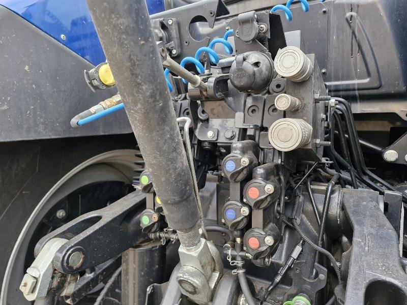 Traktor типа New Holland T7.315AC, Gebrauchtmaschine в BRAY en Val (Фотография 7)