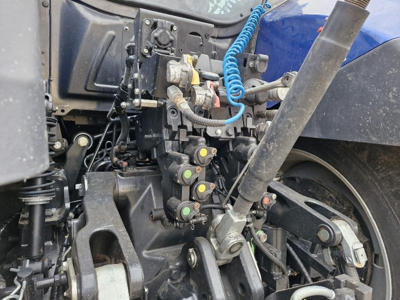 Traktor типа New Holland T7.315AC, Gebrauchtmaschine в BRAY en Val (Фотография 8)