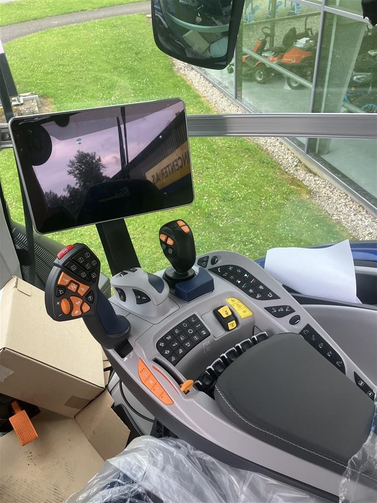 Traktor des Typs New Holland T7.340 HD, Gebrauchtmaschine in Glamsbjerg (Bild 8)