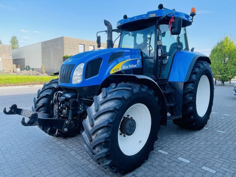 Traktor tip New Holland T7550 CVT Fronthef Pto, Gebrauchtmaschine in BOEKEL