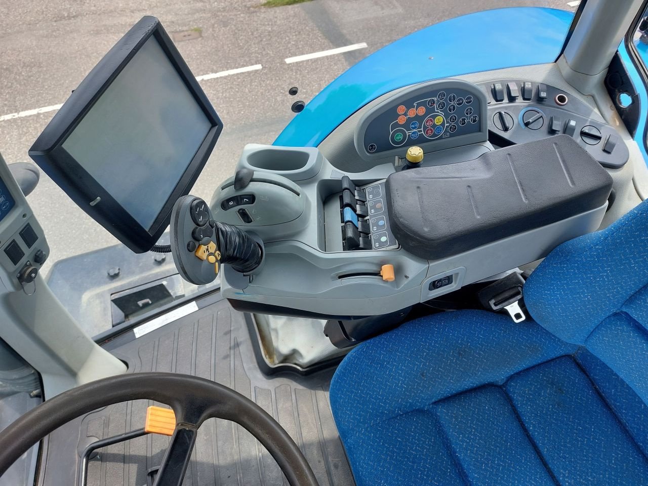 Traktor типа New Holland T8 390, Gebrauchtmaschine в Ouderkerk aan den IJssel (Фотография 9)