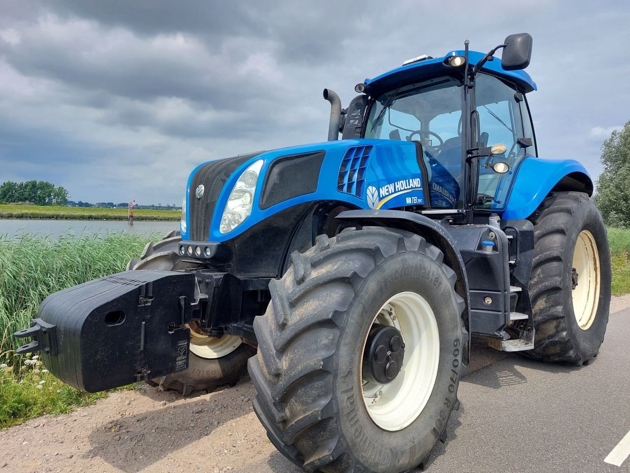 Traktor типа New Holland T8 390, Gebrauchtmaschine в Ouderkerk aan den IJssel (Фотография 1)