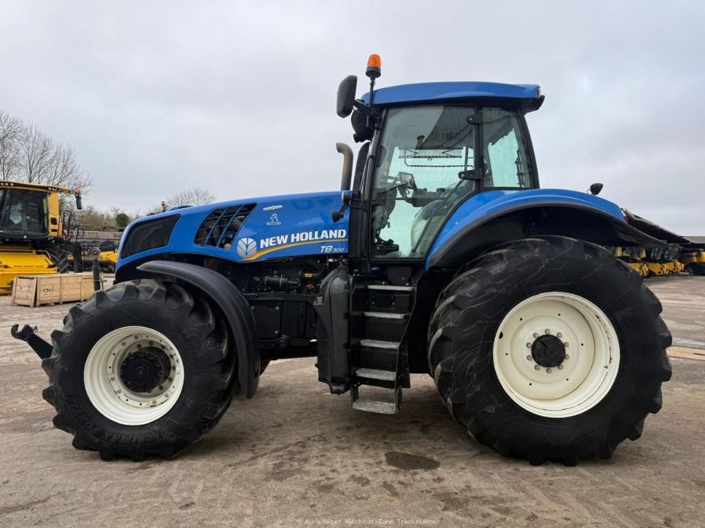 Traktor типа New Holland T8.300 AC, Gebrauchtmaschine в FRESNAY LE COMTE (Фотография 3)