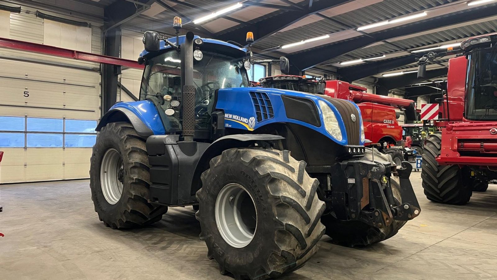 Traktor of the type New Holland T8.330, Gebrauchtmaschine in Horsens (Picture 2)