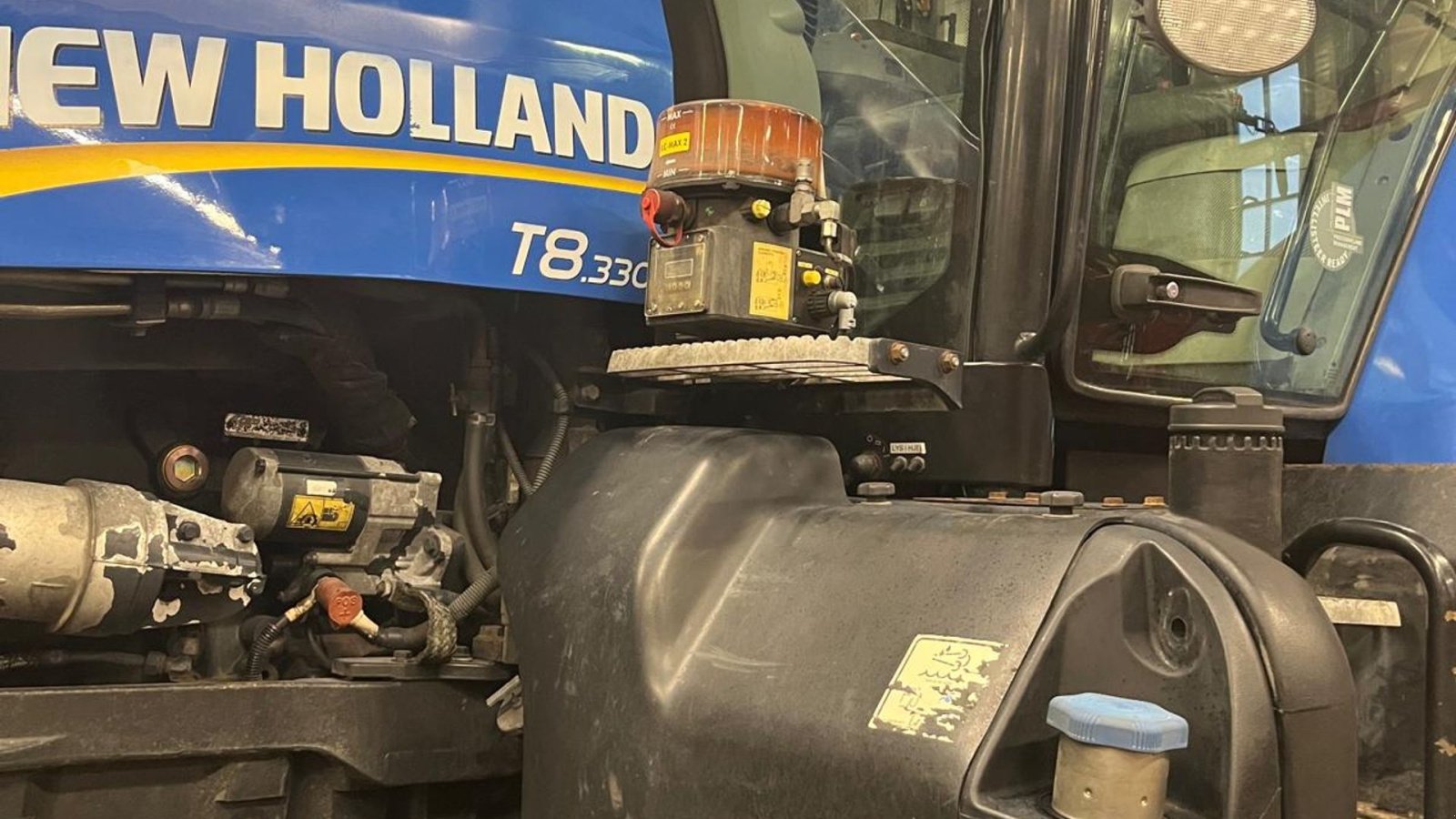 Traktor of the type New Holland T8.330, Gebrauchtmaschine in Horsens (Picture 8)